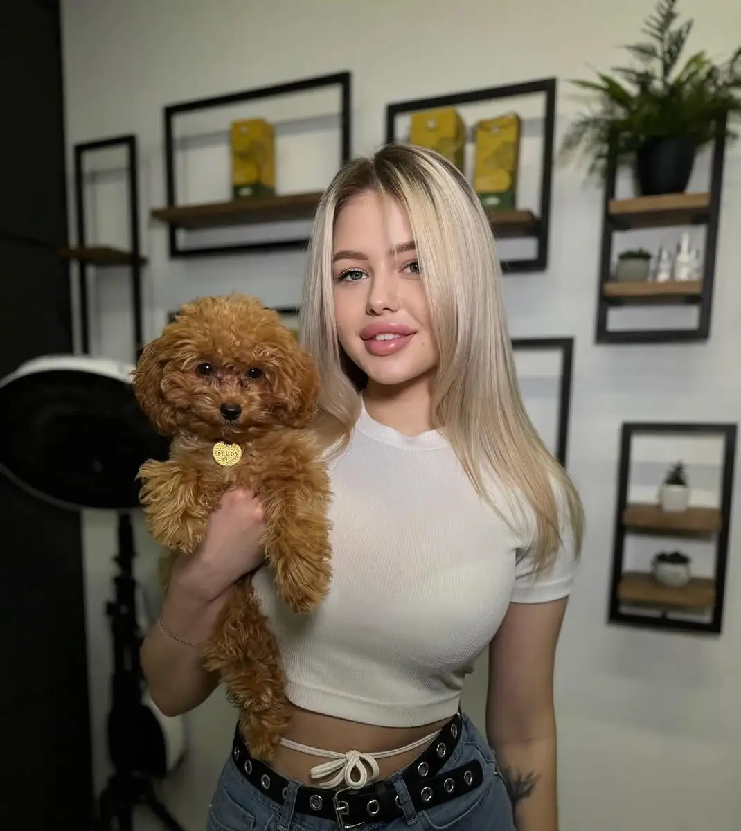 Amelia escort in Paris