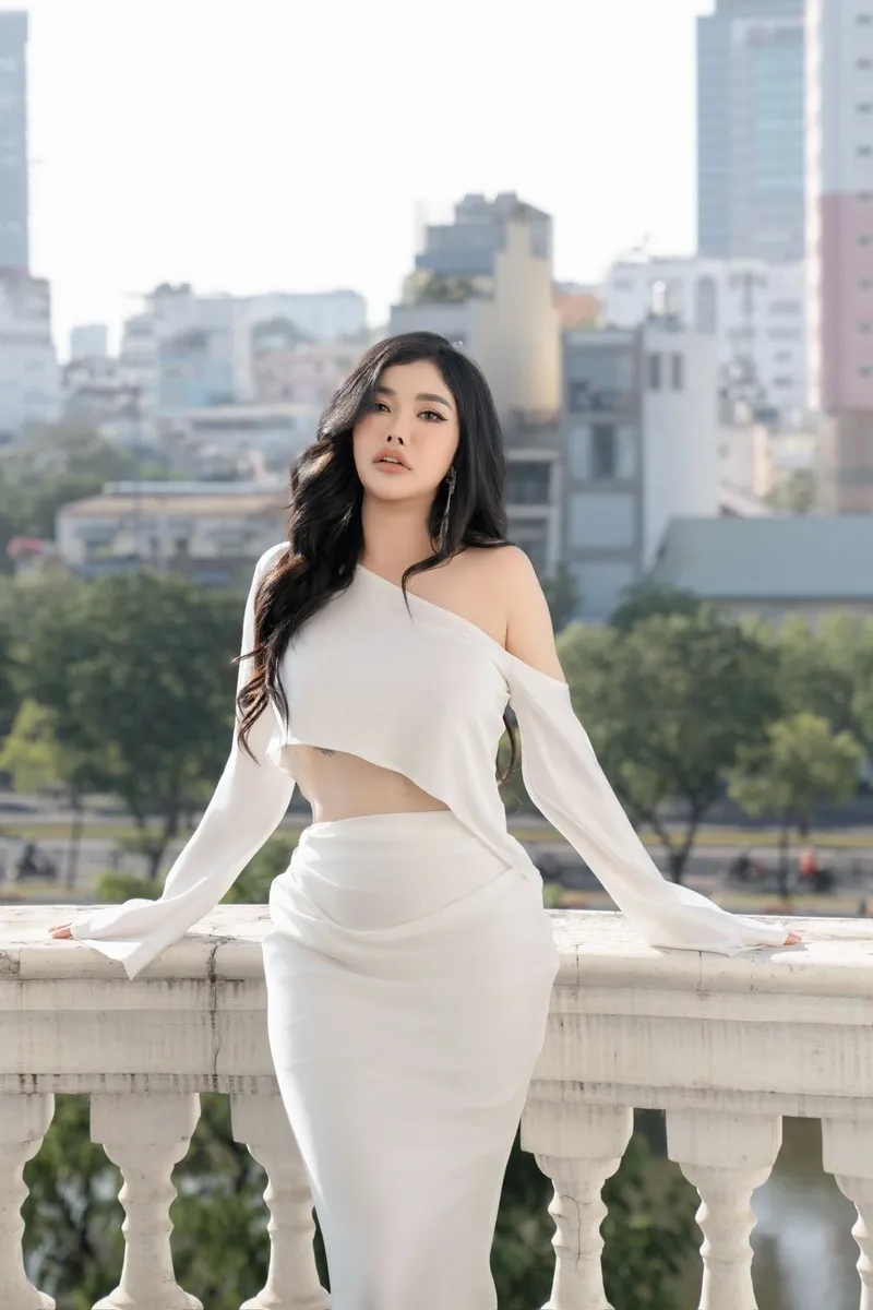 Ariadne escort in Paris