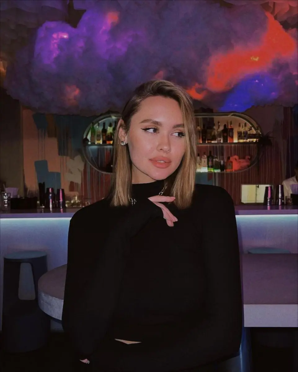 Carmen escort in Paris