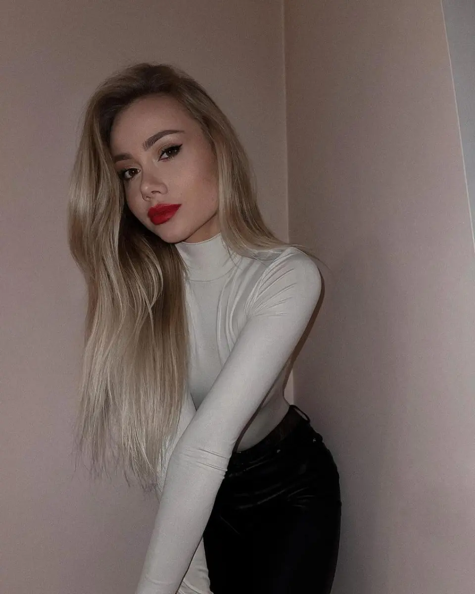 Hazel escort in Paris