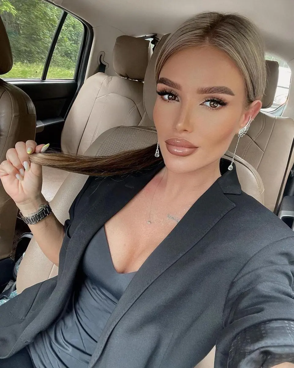 Heidi escort in Paris