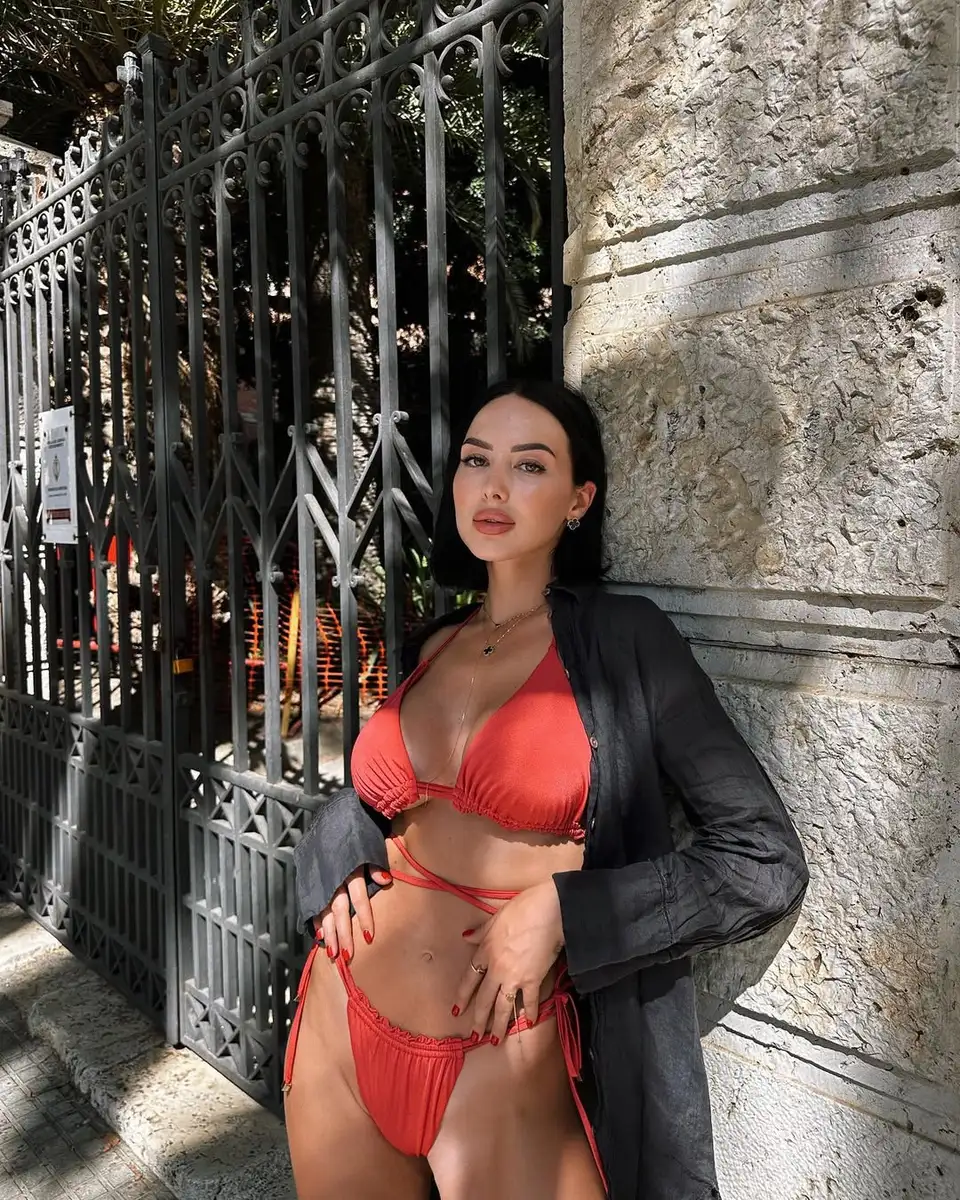 Juliette escort in Paris