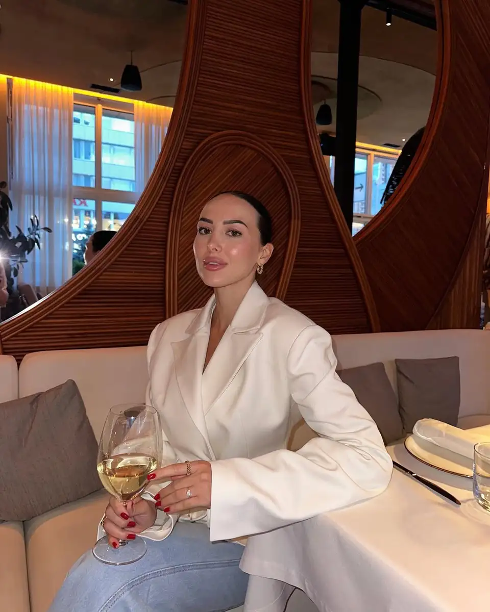 Juliette escort in Paris