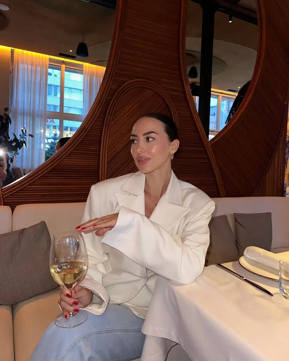 Juliette escort in Paris