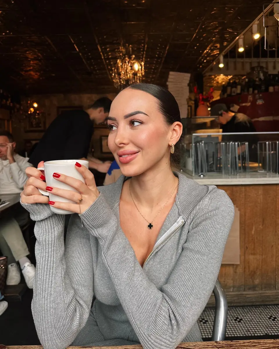 Juliette escort in Paris