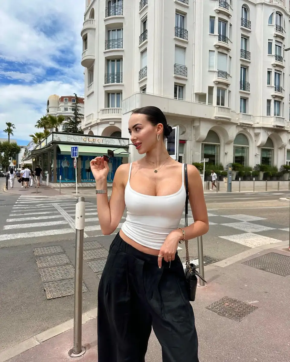 Juliette escort in Paris