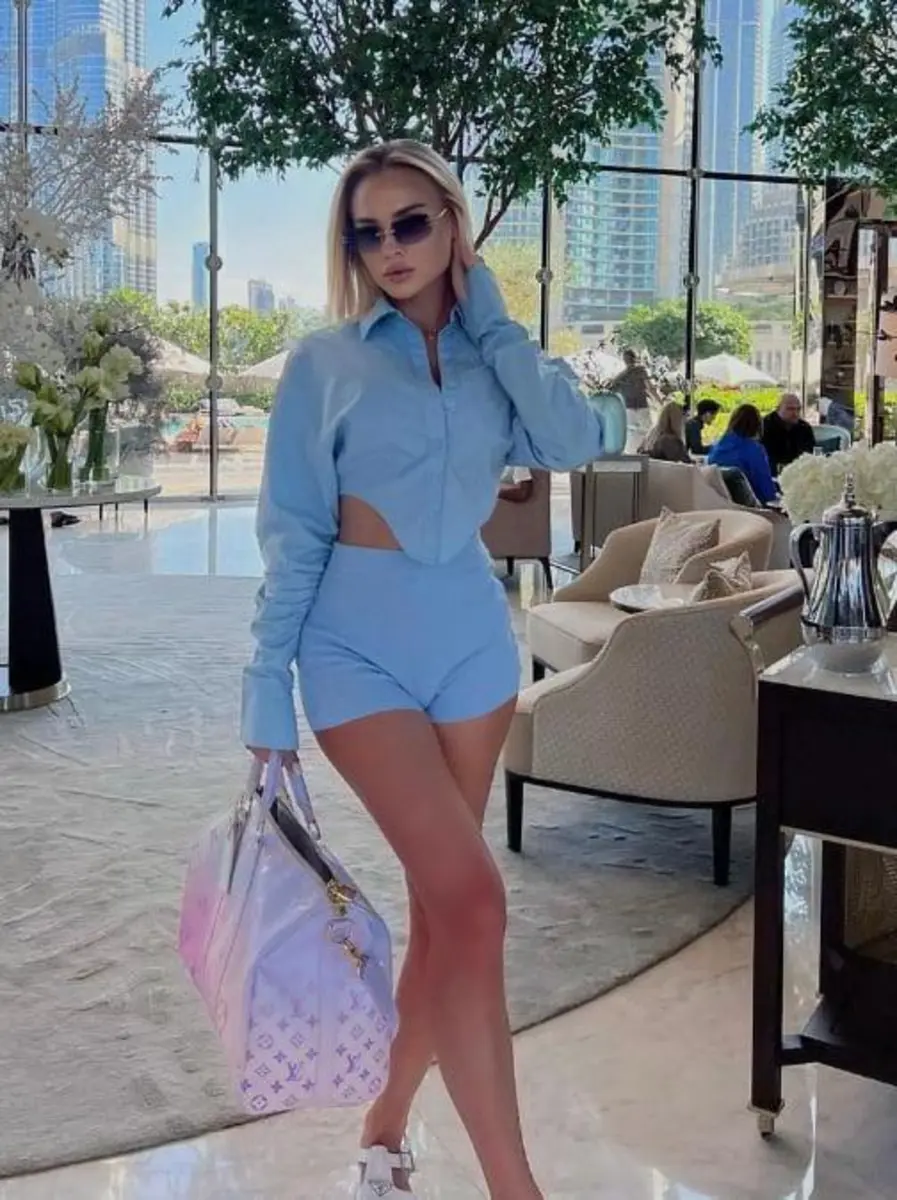 Kara escort in Paris