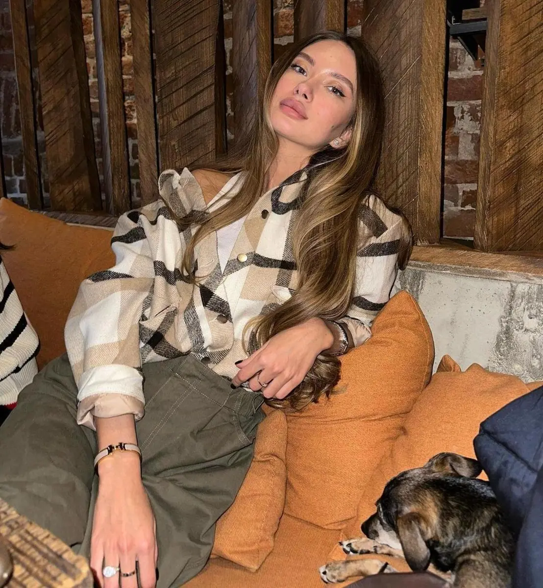 Lara escort in Paris