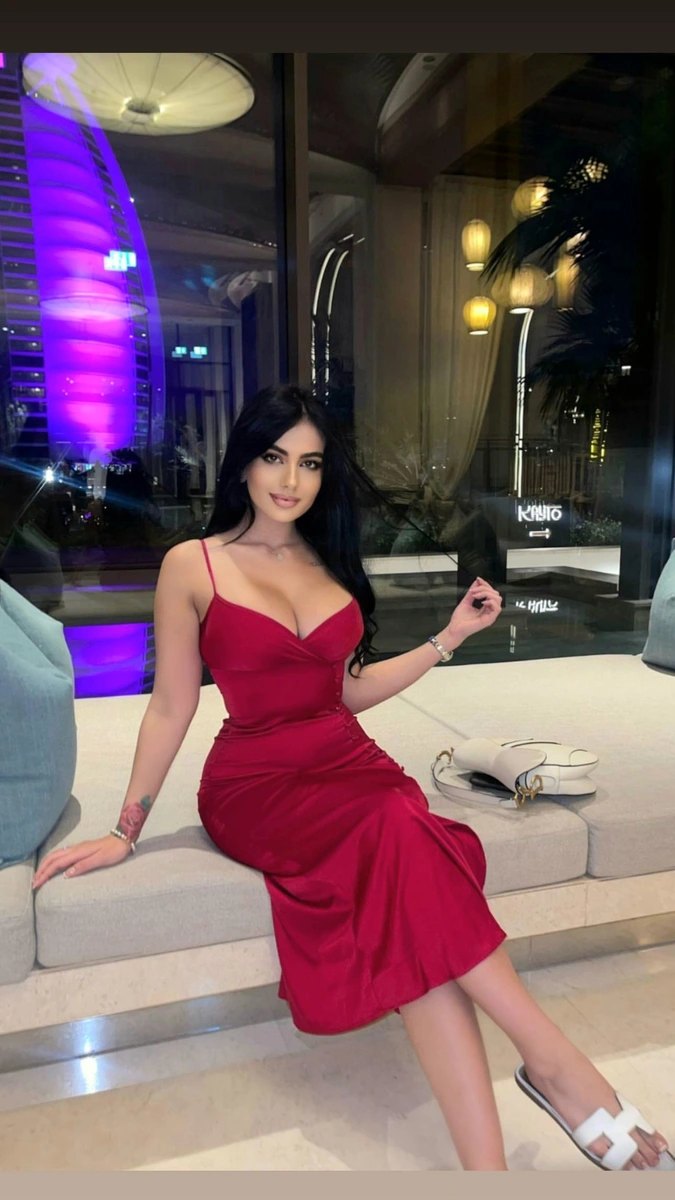 Leilani escort in Paris