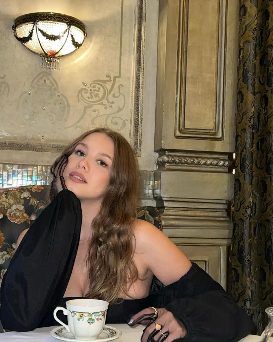 Miranda escort in Paris