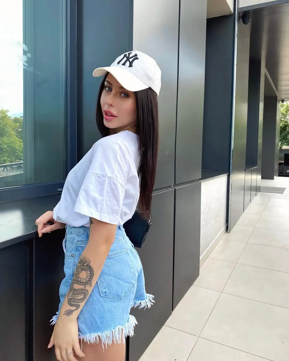 Natalia escort in Paris
