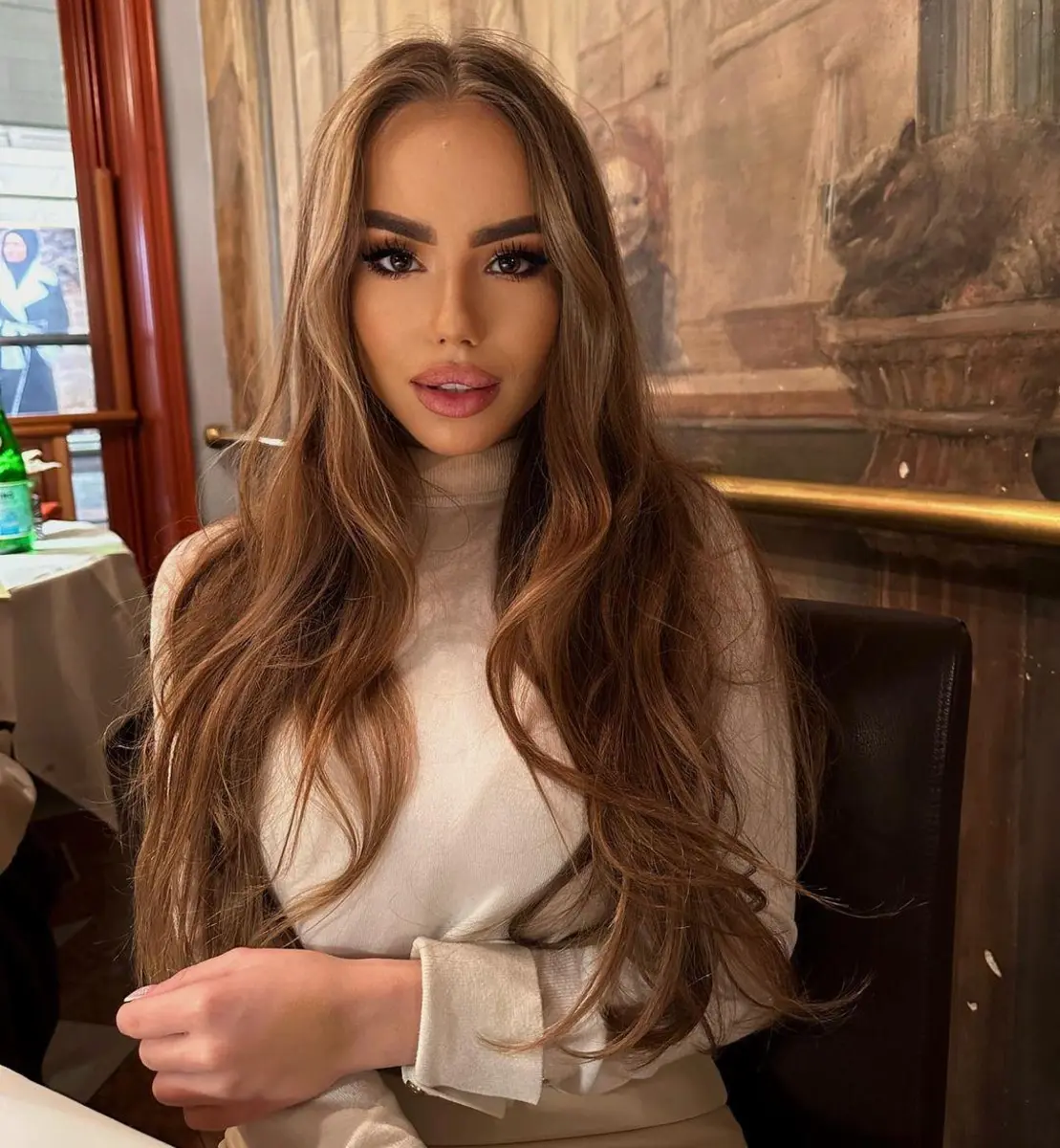 Nessa escort in Paris