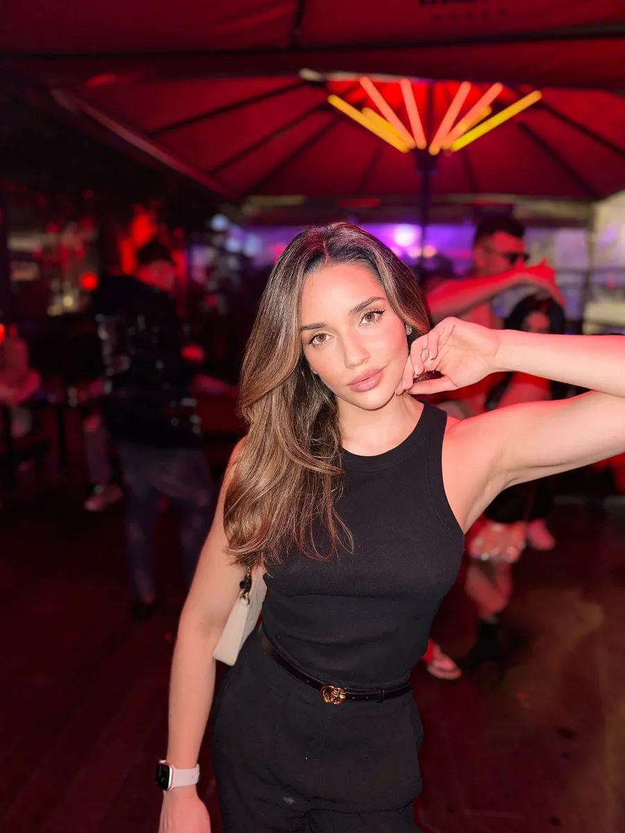 Penelope escort in Paris