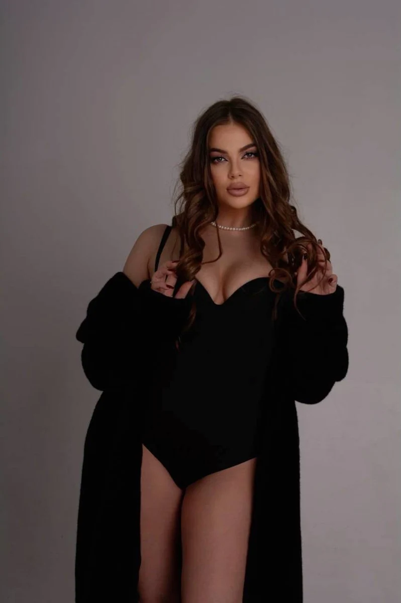 Thyra escort in Paris