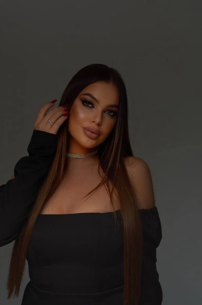 Thyra escort in Paris