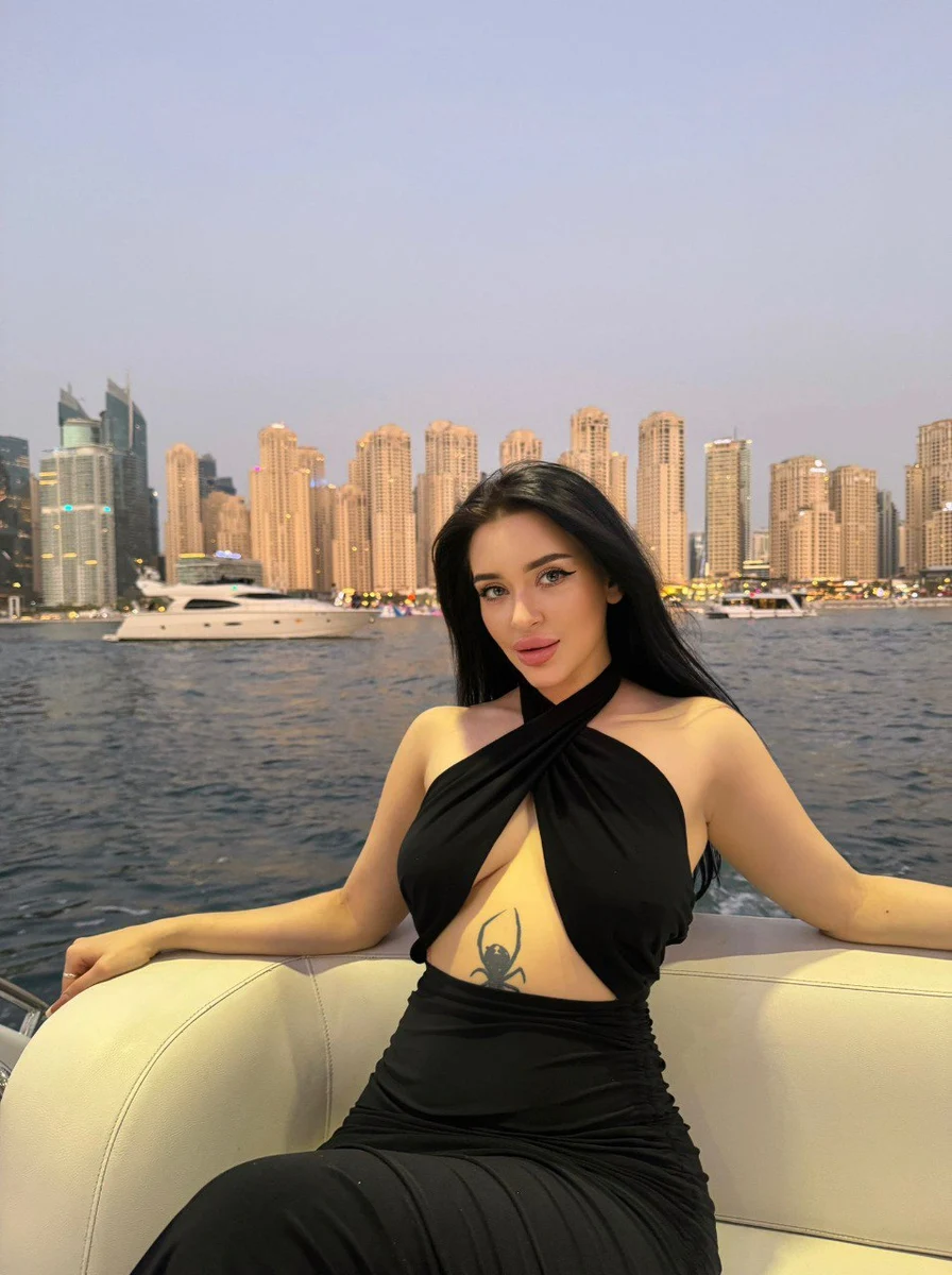 Wynona escort in Paris